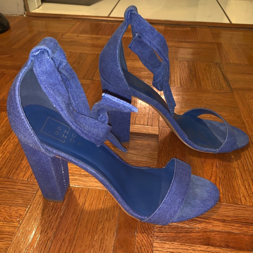 Denim knot single sole heeled sandals size 10
